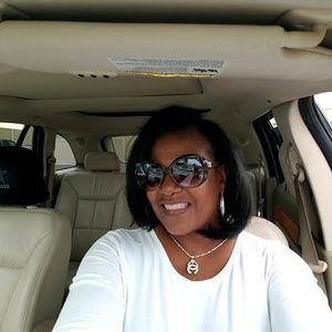 Meet your Posher, Cassandra